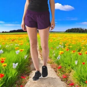 Lululemon Tracker Short IV in Darkest Magenta Sz 8